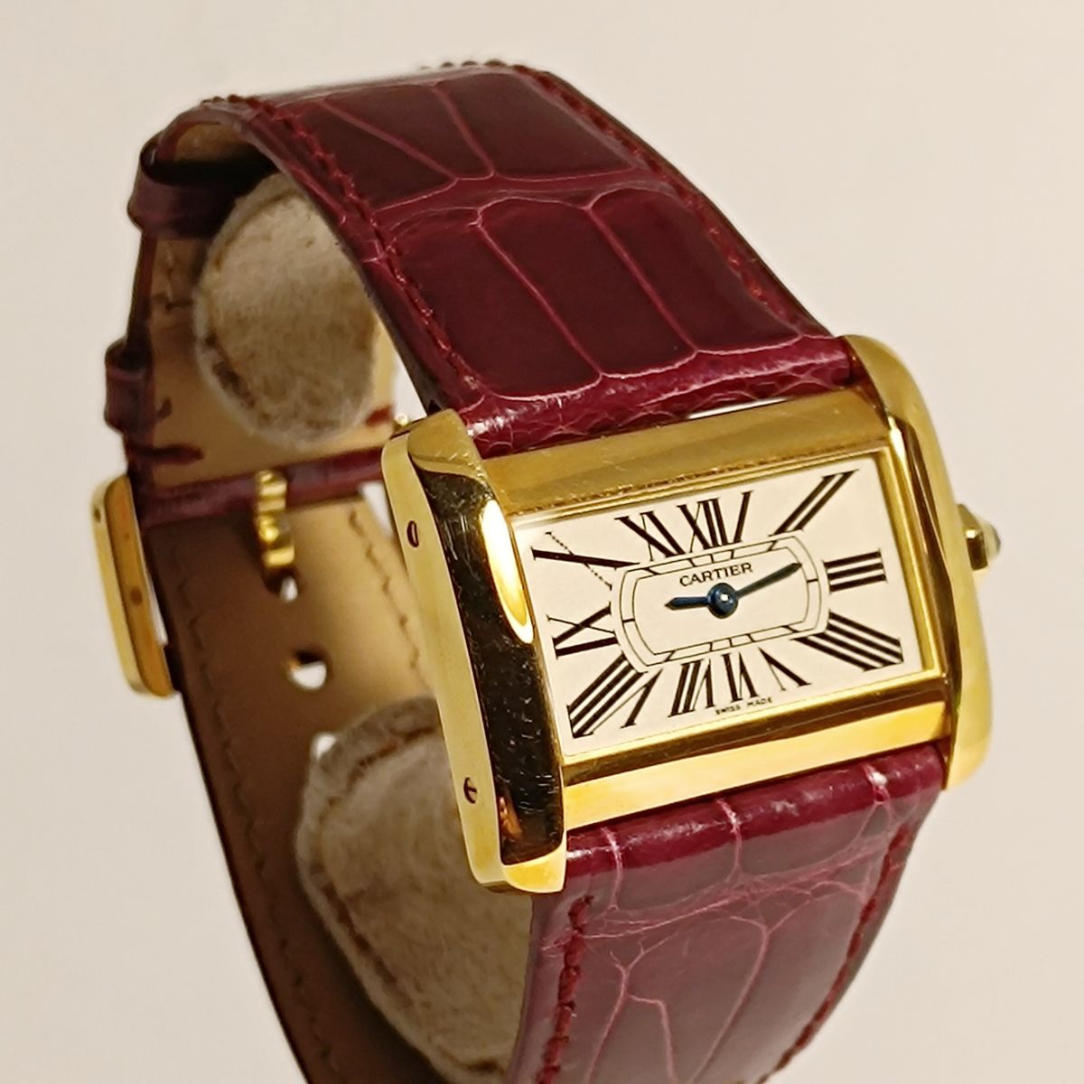 L'angolo d'oro - vendita orologi a Milano - Cartier Divan