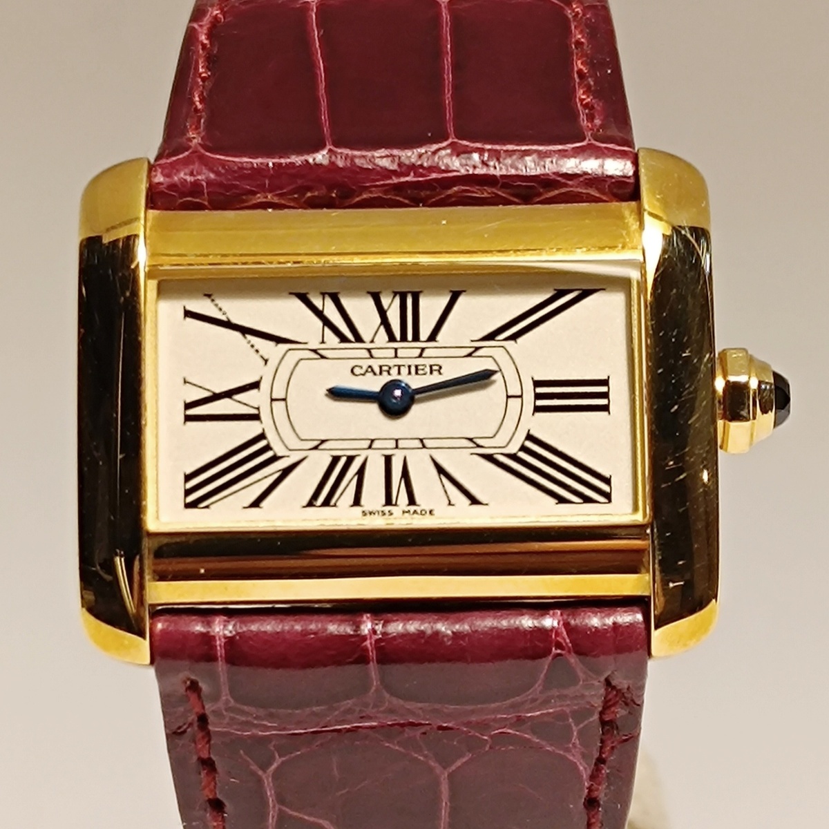 L'angolo d'oro - vendita orologi a Milano - Cartier Divan