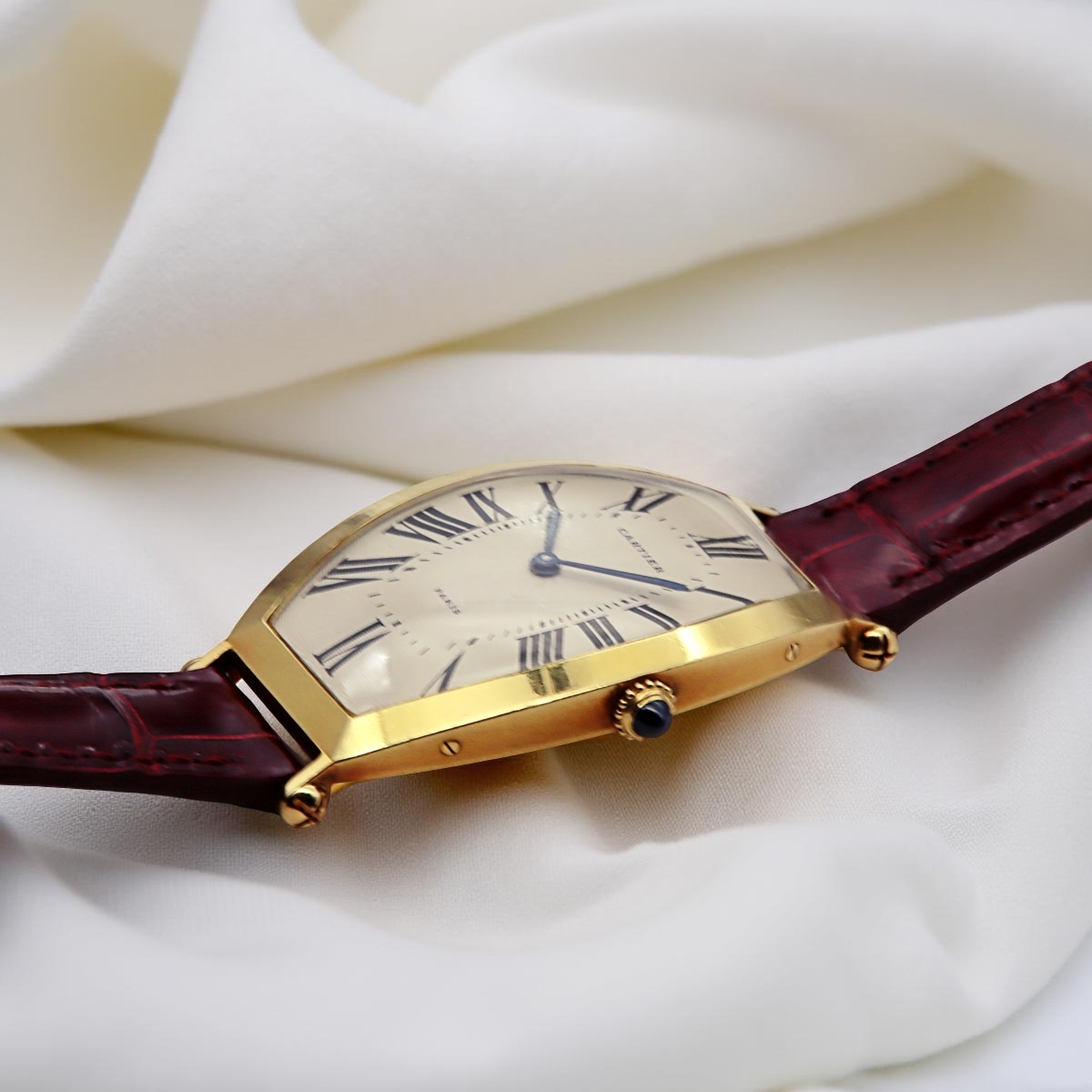 Martino Sassella - Cartier Tonneau Collection Privée