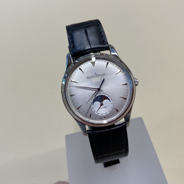 Jaeger-LeCoultre Master Ultra Thin Moon 39
