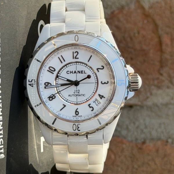 Chanel J12